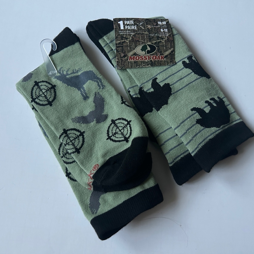 2 Mossy Oak Crew socks